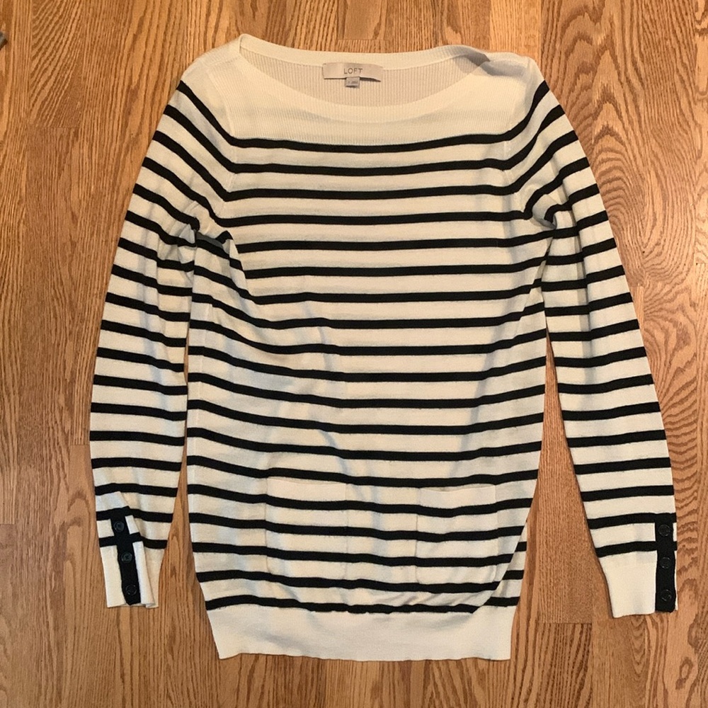 Ann Taylor LOFT size S sweater